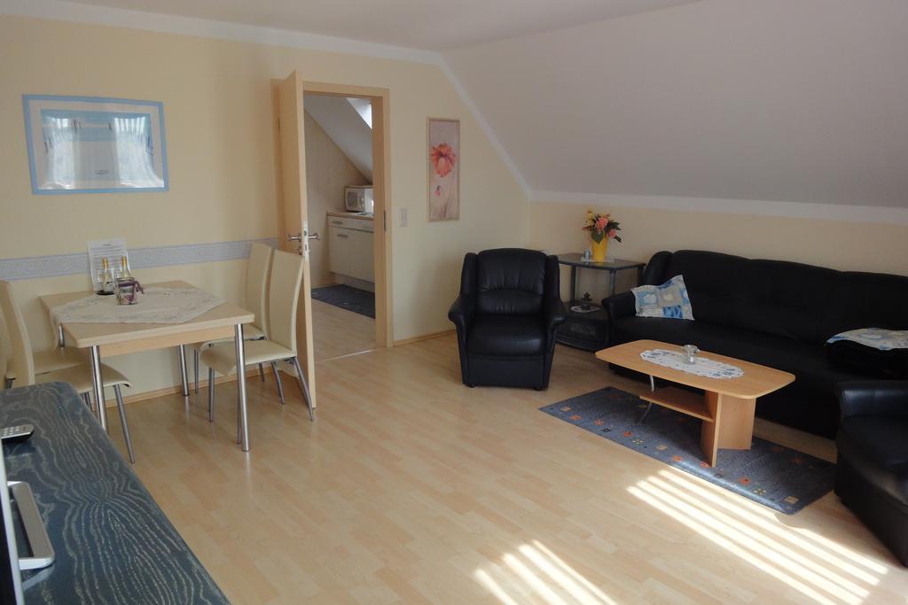Fritzis Haus Apartment Дирхаген Екстериор снимка